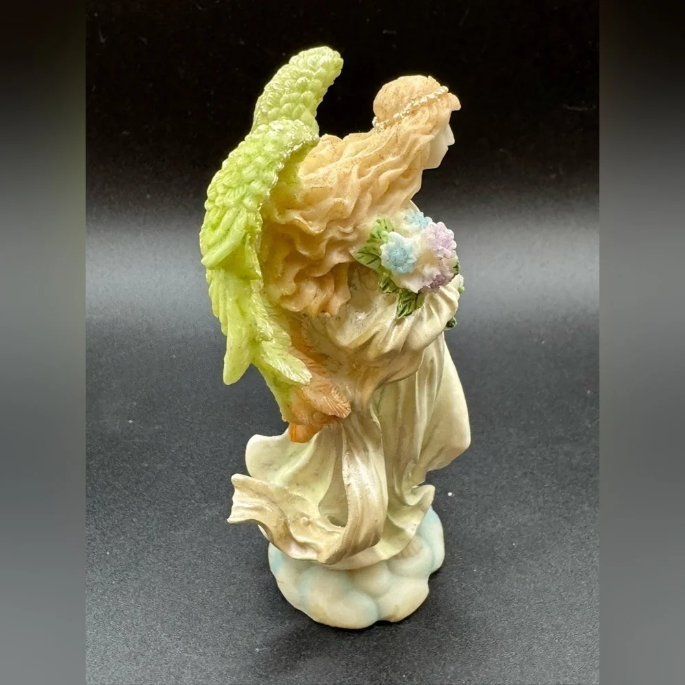 Vtg Angel Seraphim Holding Flowers Figurine Resin